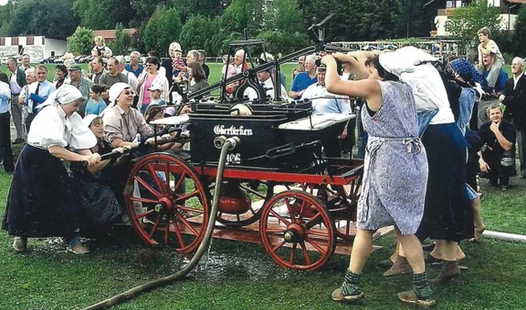 Handdruckspritzenwettbewerb Frauen.png
